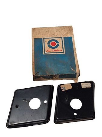 Par Cobertura Lateral Esquerda Direita da Lanterna Traseira Chevette 80 até 82 Original GM 94609565 94609566