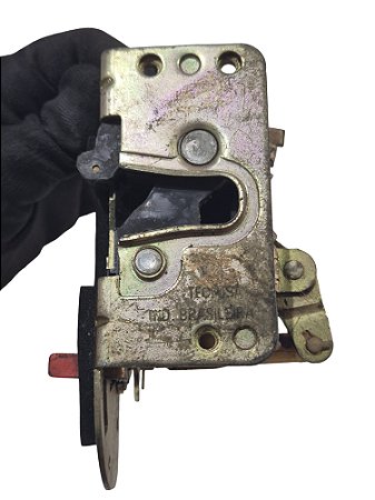 Fechadura da Porta Tras. Mecânica - Dir. VW Gol 4pts II/III/IV 94 a 14 Parati 4pts 96 a 12 Universal 20764 Marca Tecmisa