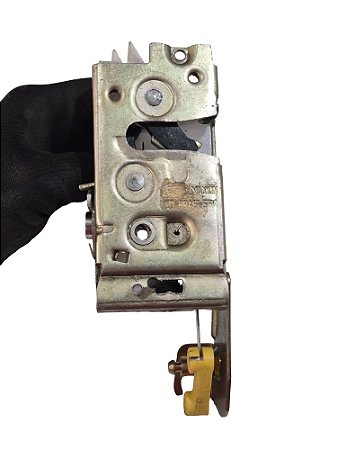 Fechadura Porta Traseira Lado Esquerdo Mecânica Fiesta 96/06 Original Ford Com A Logo Raspada Universal 30451