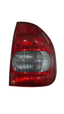 Lanterna Traseira Lado Direito GM Classic 2003 a 2010 Corsa Sedan 2000 a 2002 Bicolor Original M CARTO