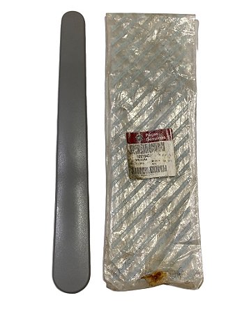 Moldura Interna Puxador da Porta Dianteira Lado Direito do FIAT Uno de 2011 em Diante Original FIAT 100194339
