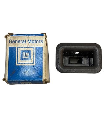 Tampa Acabamento Trava Encosto Banco GM Celta 2 e 4 Portas 2001 a 2003 Original GM 93239003 Nova de Época