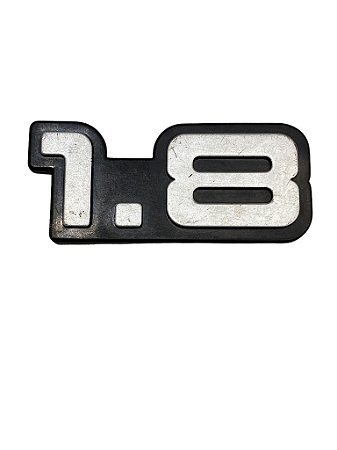 Emblema Traseiro 1.8 GM Monza 1982 até 1996 Kadett 1989 até 1998 Original GM 52287153 Novo de Época