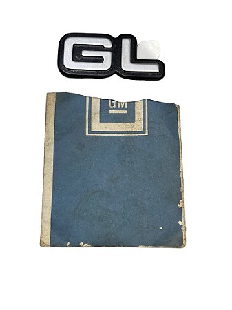 Emblema GL da Tampa Traseiro Porta-Malas do GM Kadett de 1994 a 1997 Monza de 1994 a 1996 Original GM 93223482 Novo