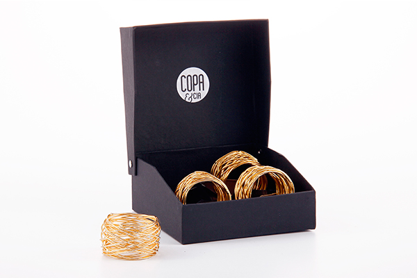 Jogo com 4 argolas Magnus trançada ouro para guardanapo