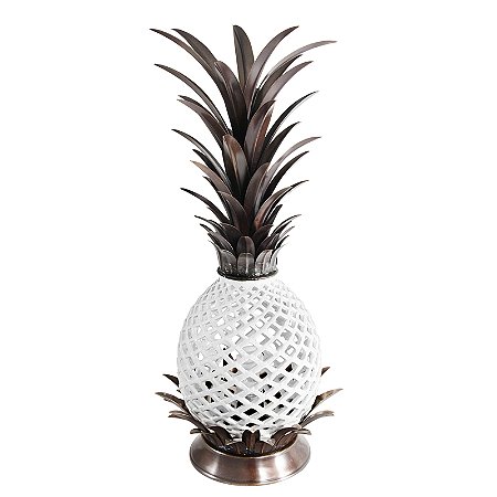 ABACAXI BRANCO COM COROA DE FERRO