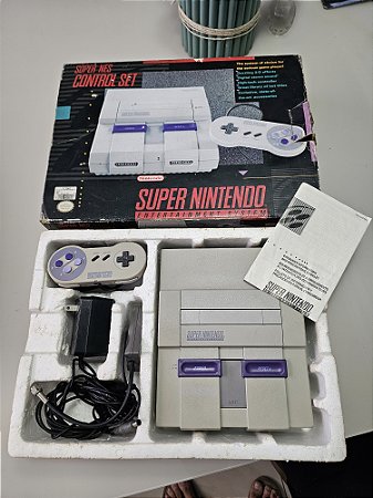 Super Nintendo na caixa 1 controle e cabos