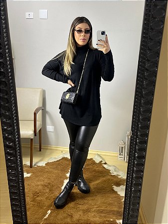 Calça em couro resinado flanelada