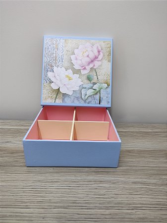 Caixa MDF azul com divisórias decorada com decoupage flor de lótus