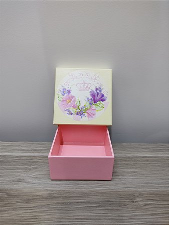 Caixa MDF rosa claro decorada com decoupage floral