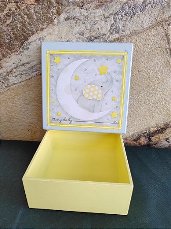 Caixa MDF amarela decorada com decoupage elefantinho cinza