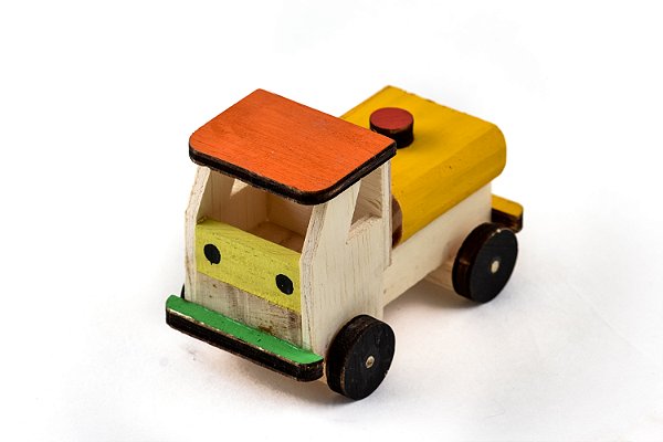 Carrinho de madeira - caminhãozinho