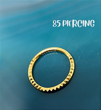 SEGMENTO TITÂNIO PIRÂMIDE FRONTAL GOLD PVD