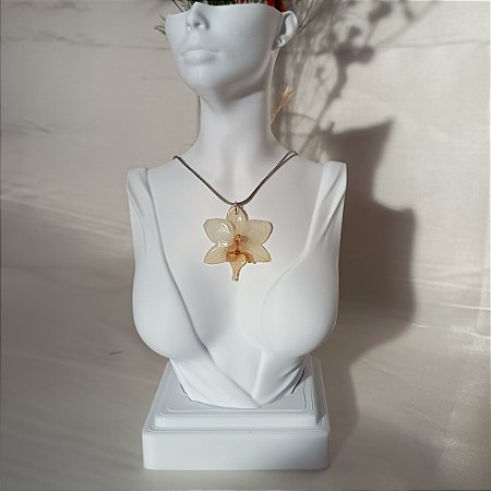 Pingente Branco - Flor Natural Preservada em Resina