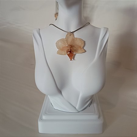 Pingente Branco Amarronzado - Flor Natural Preservada em Resina