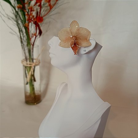 Presilha Branca Amarronzada - Flor Natural Preservada em Resina