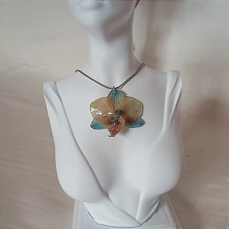 Pingente Azul Amarronzado - Flor Natural Preservada em Resina