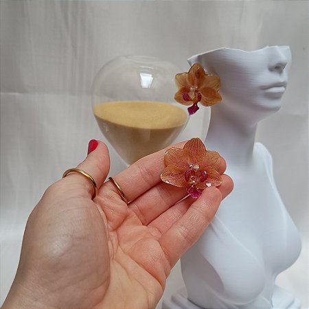 Brinco Pino Alice - Orquídea Natural Preservada em Resina