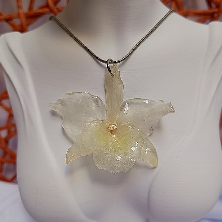 Pingente Nalu Branco - Orquídea Natural Preservada em Resina