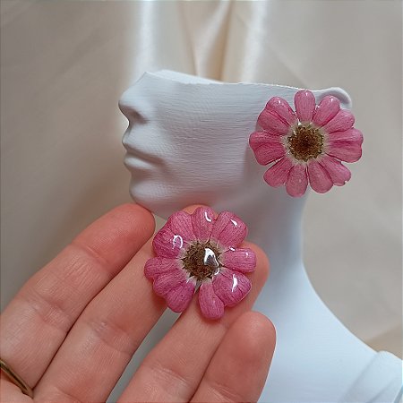 Brinco Pino - Cinerária Natural Preservada em Resina