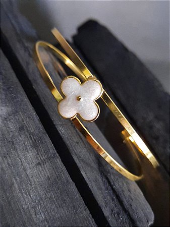 Bracelete De Trevo Resina perolado
