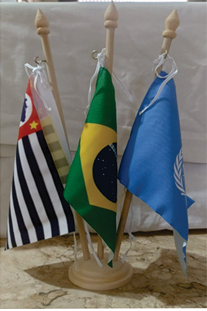 Bandeira de Mesa com 3 mastros