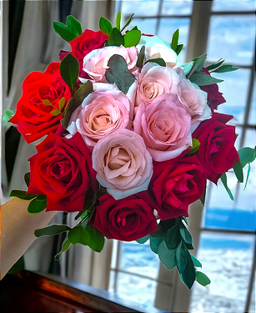 Buquê 15 Rosas 2 Cores