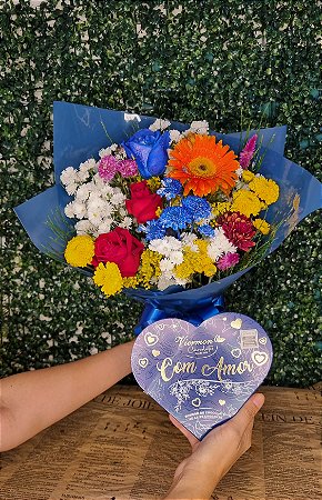 Arranjo Buquê MIX de Flores Blue com Chocolate Viermon