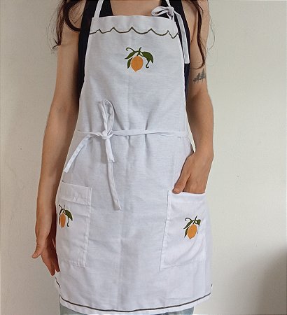 Avental branco pintura de limão e bordado