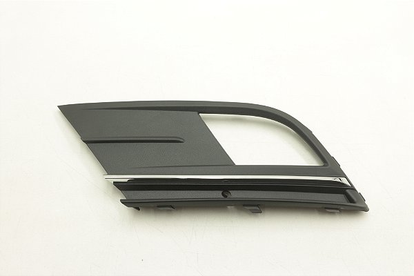 Grade Moldura Farol De Milha L.e Vw Jetta 2015 2016 2017 18