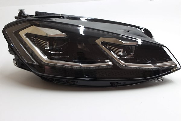 Farol Direito Led Original Vw Golf Tsi 2018 Pequeno detalhe Lente