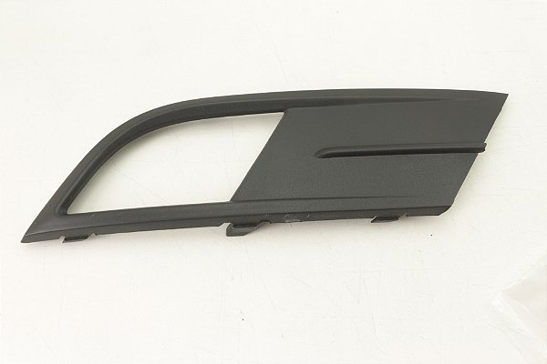 Moldura Farol De Milha L.d Vw Jetta 2015 2016 2017 2018
