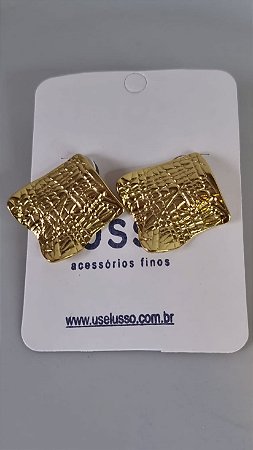 Brinco inox dourado G com pingente de quadrado martelado
