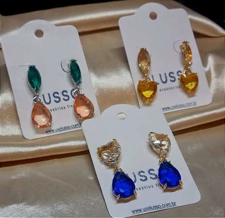 Kit com 03 brincos de pedras coloridas