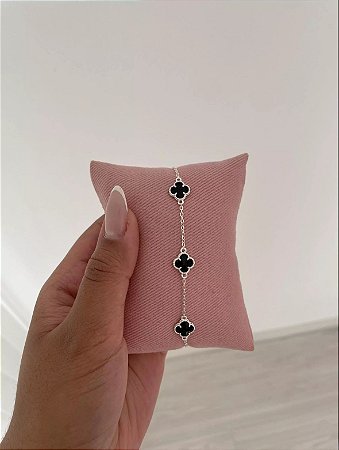 Pulseira VF trevo preta
