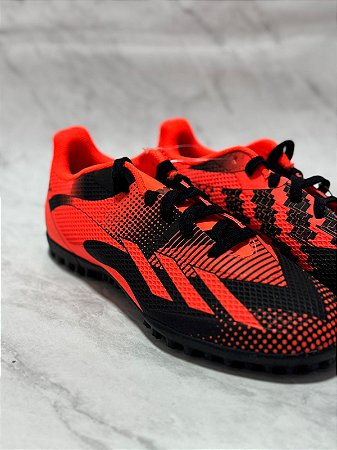 Chuteira Adidas Preta/Laranja