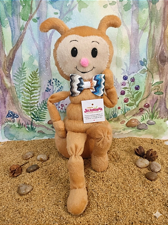 COLEÇÃO JUJUBINHA - Formiguinha em Pelúcia - COR CARAMELO