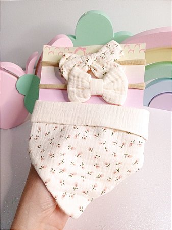 Kit Bandana e faixinha creme com florzinhas