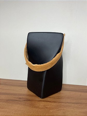 VASO ALTO P TORCIDO PRETO COM ALÇA DE COURO 1UN