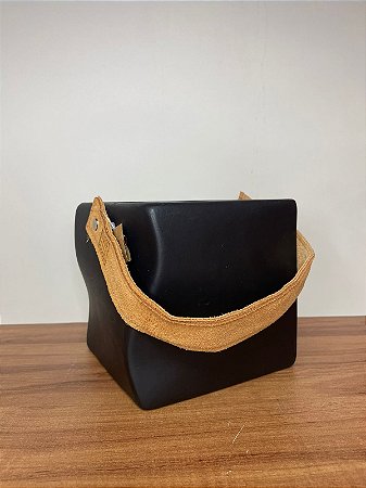 VASO QUADRADO PRETO COM ALÇA DE COURO 1UN