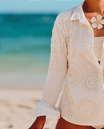 Camisa Pérola em linho bordada a mão