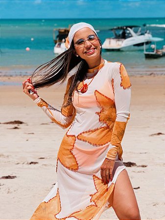 Saída de Praia Trancoso – Sofisticação Artesanal em Tule Estampado