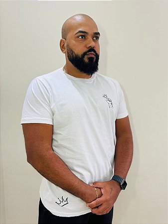 Camiseta Preto Chato Punho Cerrado