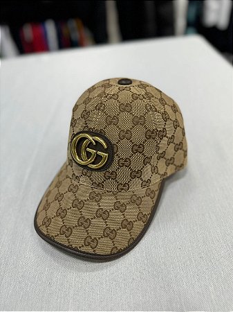 BONÉ GUCCI BEGE E DOURADO