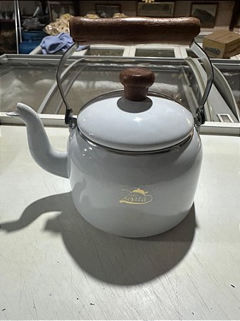 Chaleira Branca Esmaltada Agáta