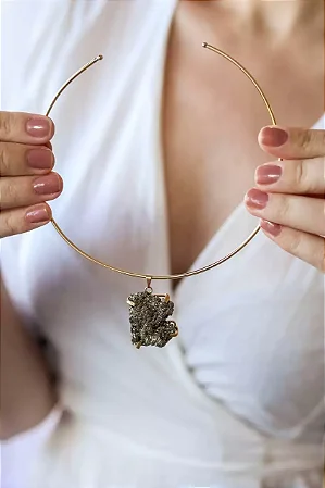 Choker aro com pingente de Pirita