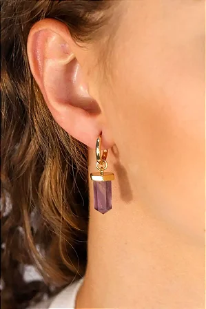 Brinco argola biponta dourado - Ametista