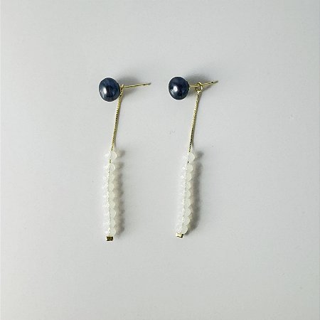 Brinco pérola negra com opalinas