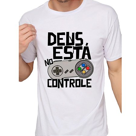 Camiseta Masculina 100% Algodão Deus Esta no Controle