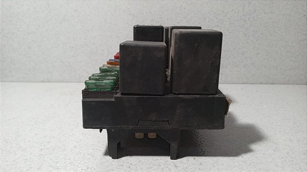 Caixa Fusível Volkswagen  Santana 1.8 1996 | 3079418221 (4)